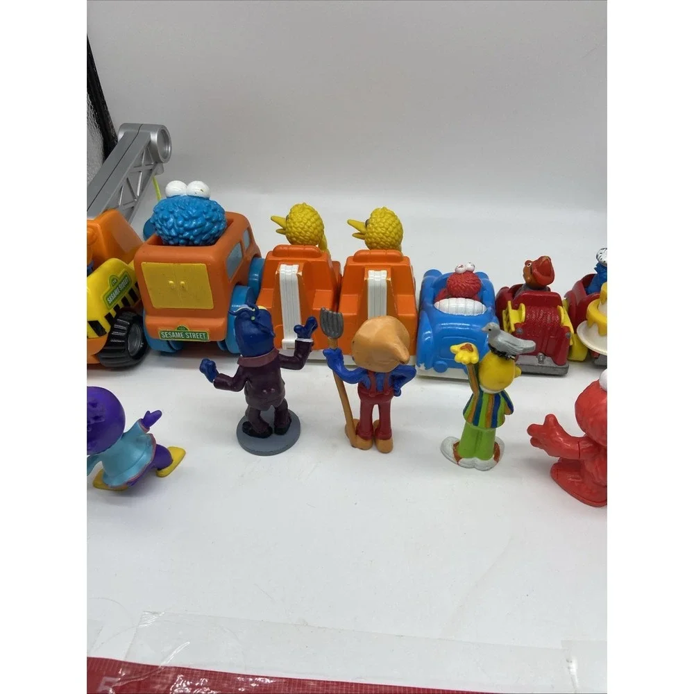 Sesame Street Figures & Muppets  Lot (14) Some Vintage Big Bird Gonzo Ernie Burt