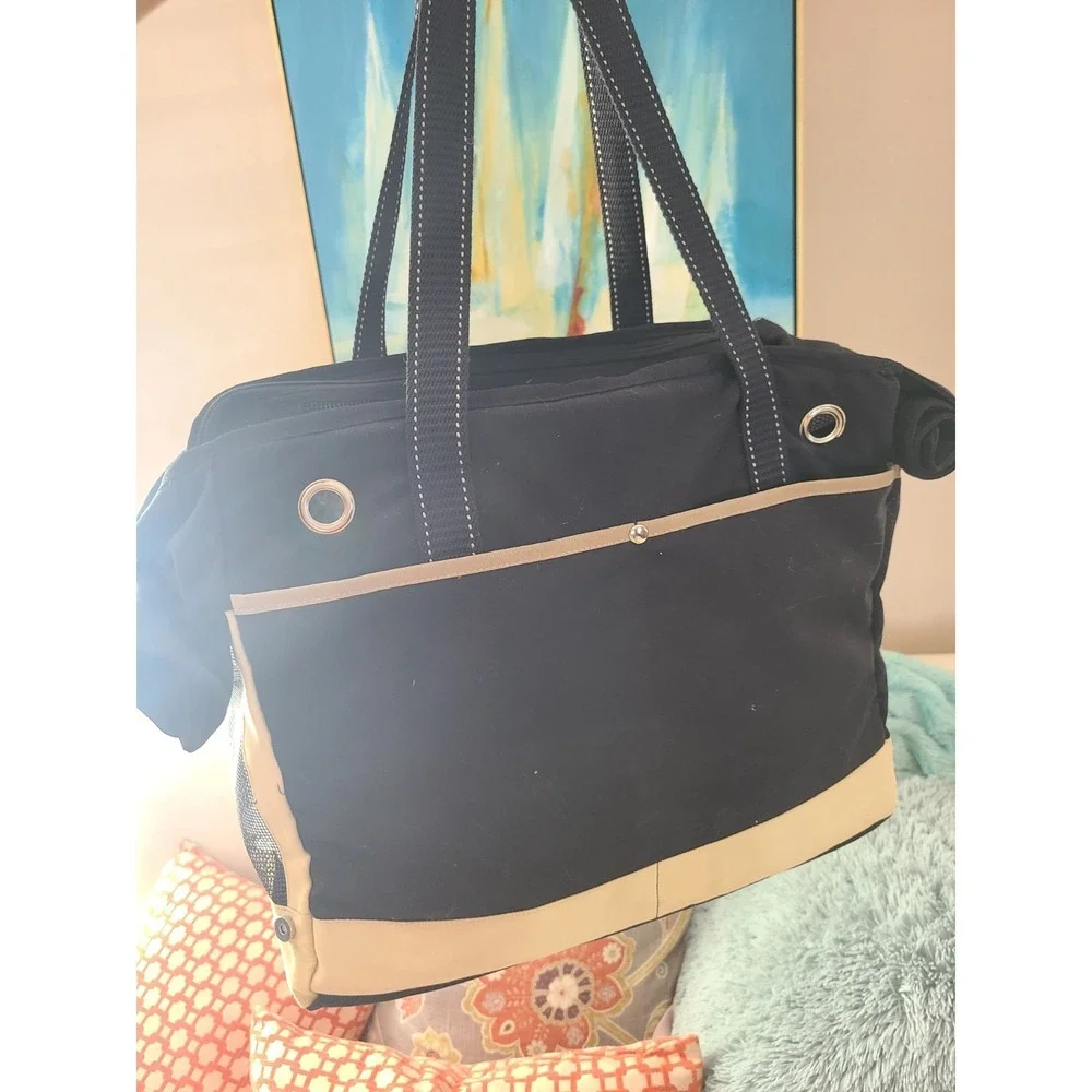 Dogo mesh like canvas