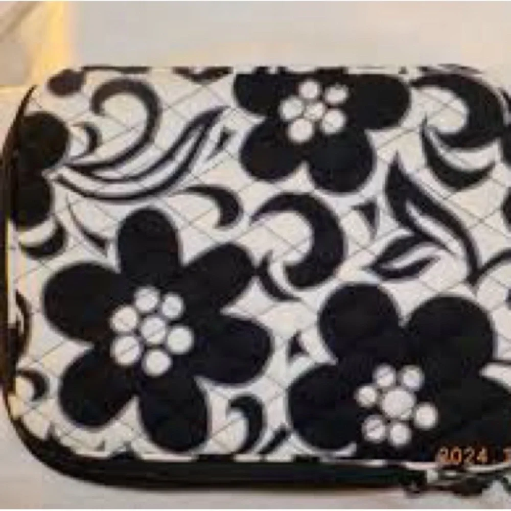 Vera Bradley stylish quilted