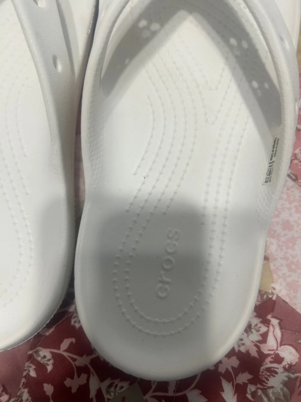 CROCS white Sandals  Unisex  M 9 W11 Comfort Slip On Lightweight Good Condition.