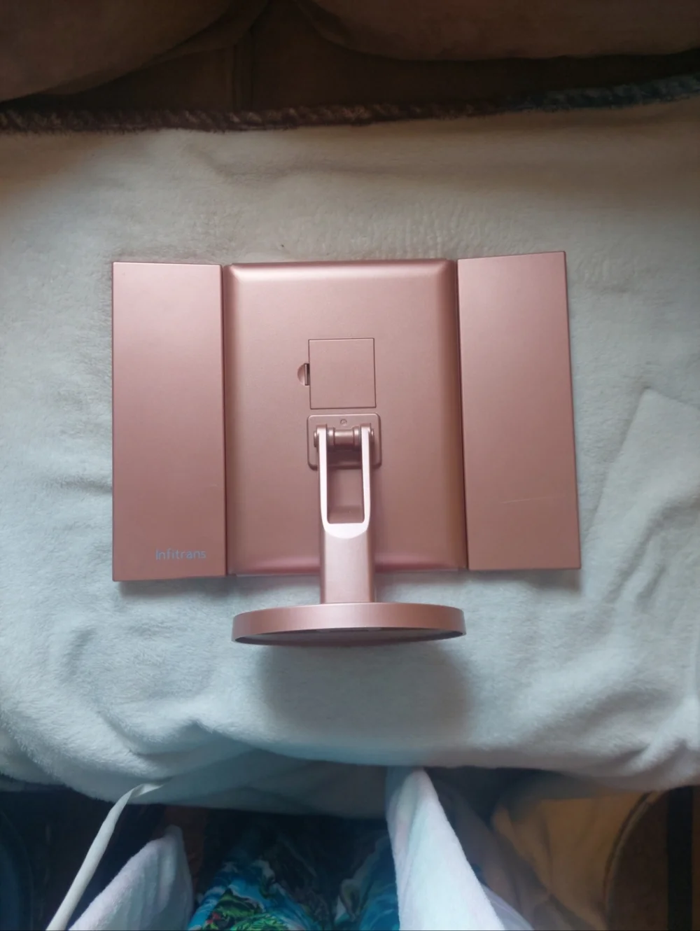TriFold Vanity Mirror With Led