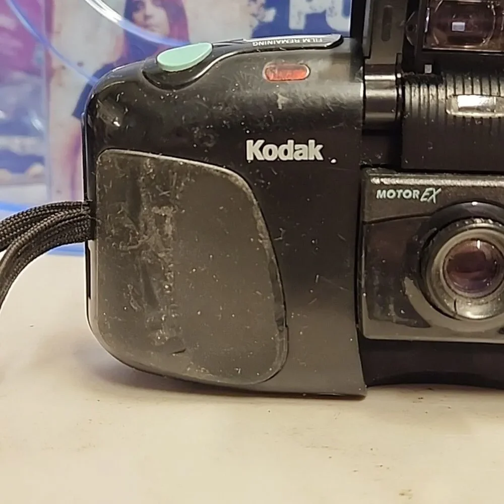 Kodak Cameo Focus Free 35MM Film Camera TESTED WORKS