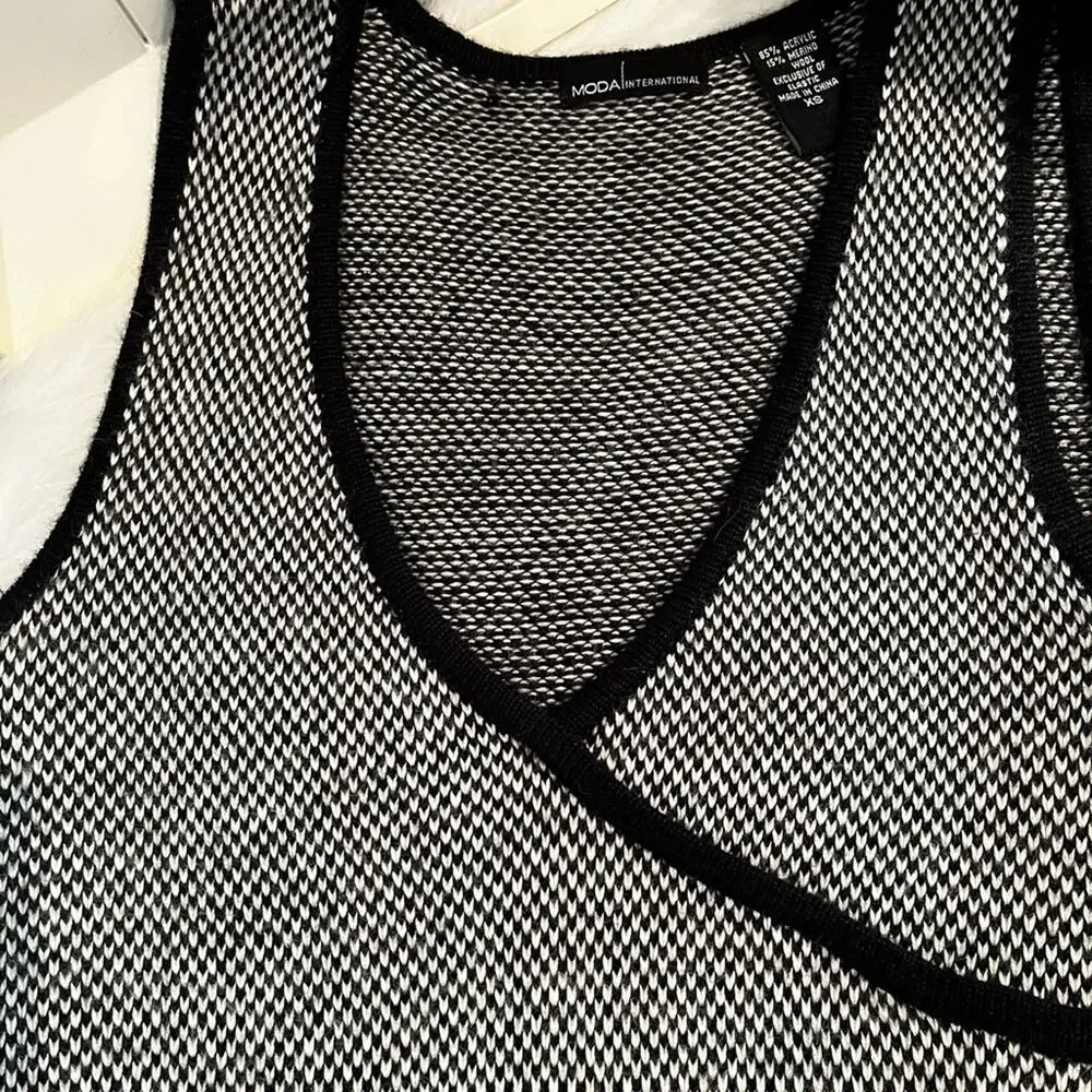 Moda International new without