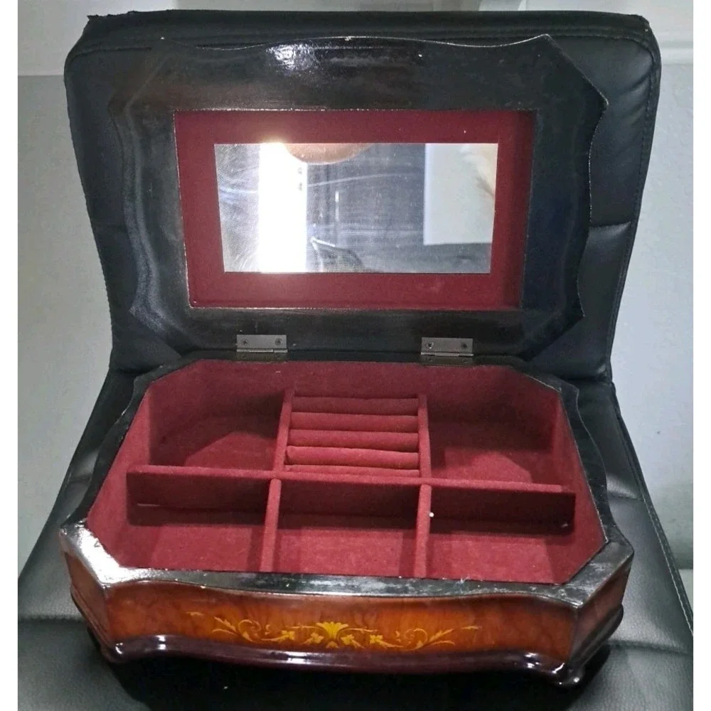 The Unbranded Brand large box