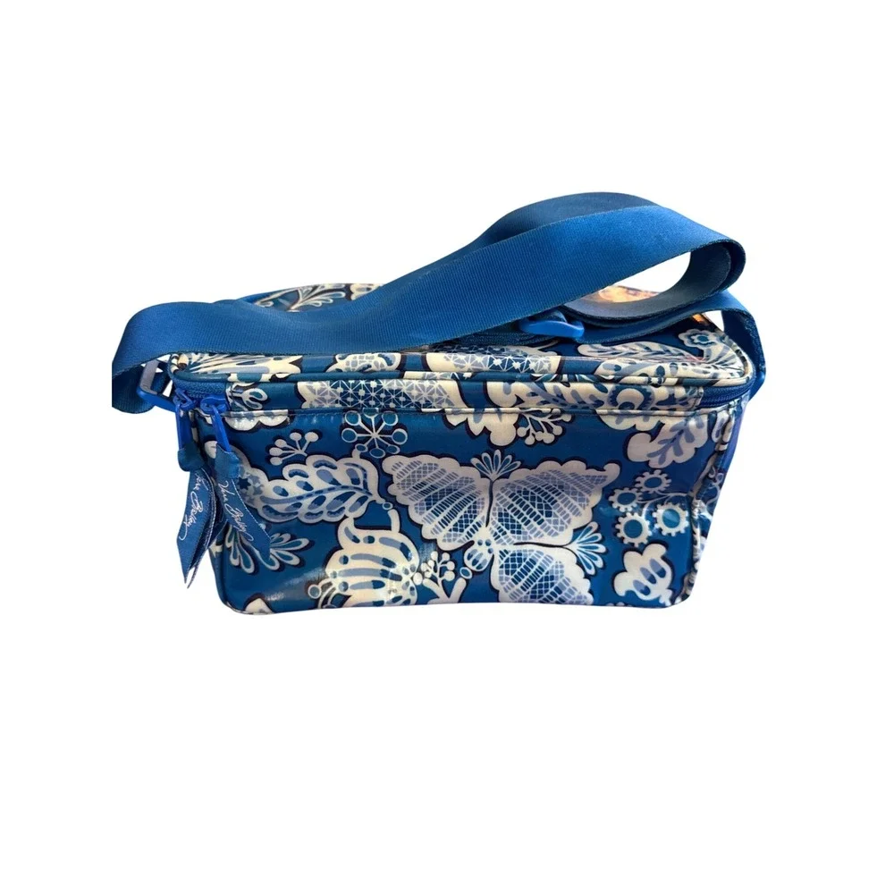 Vera Bradley Large‎ Cosmetic Bag Blue Lagoon Retired Pattern Coated Wipeable