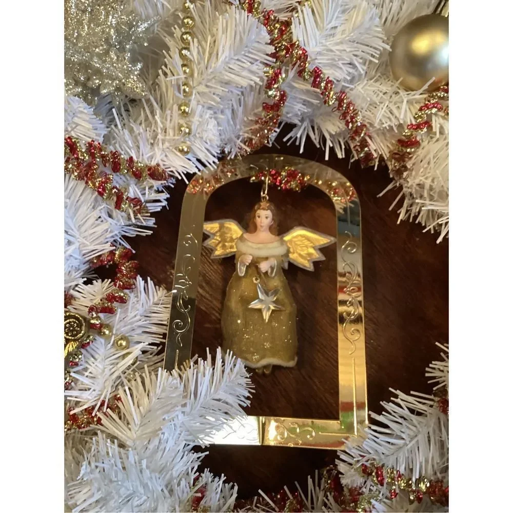 Vintage Ornaments Hope Angel Wreath
