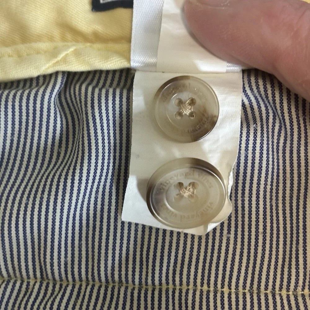 Vineyard Vines tag reads