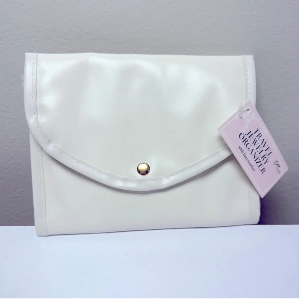 Target while travels case