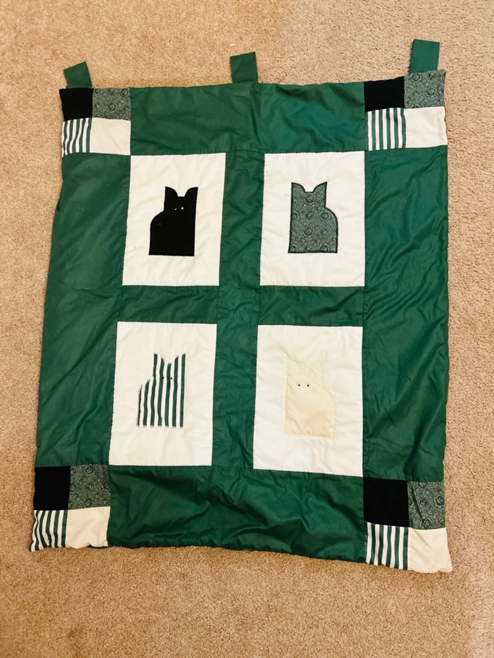 Handmade Green and White Cat Patchwork Quilted Wall Hanger 36” x 28”