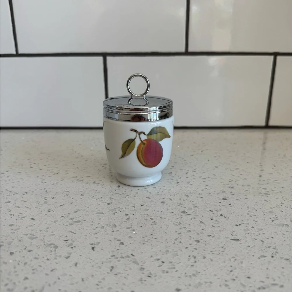 Royal Worcester charming porcelain