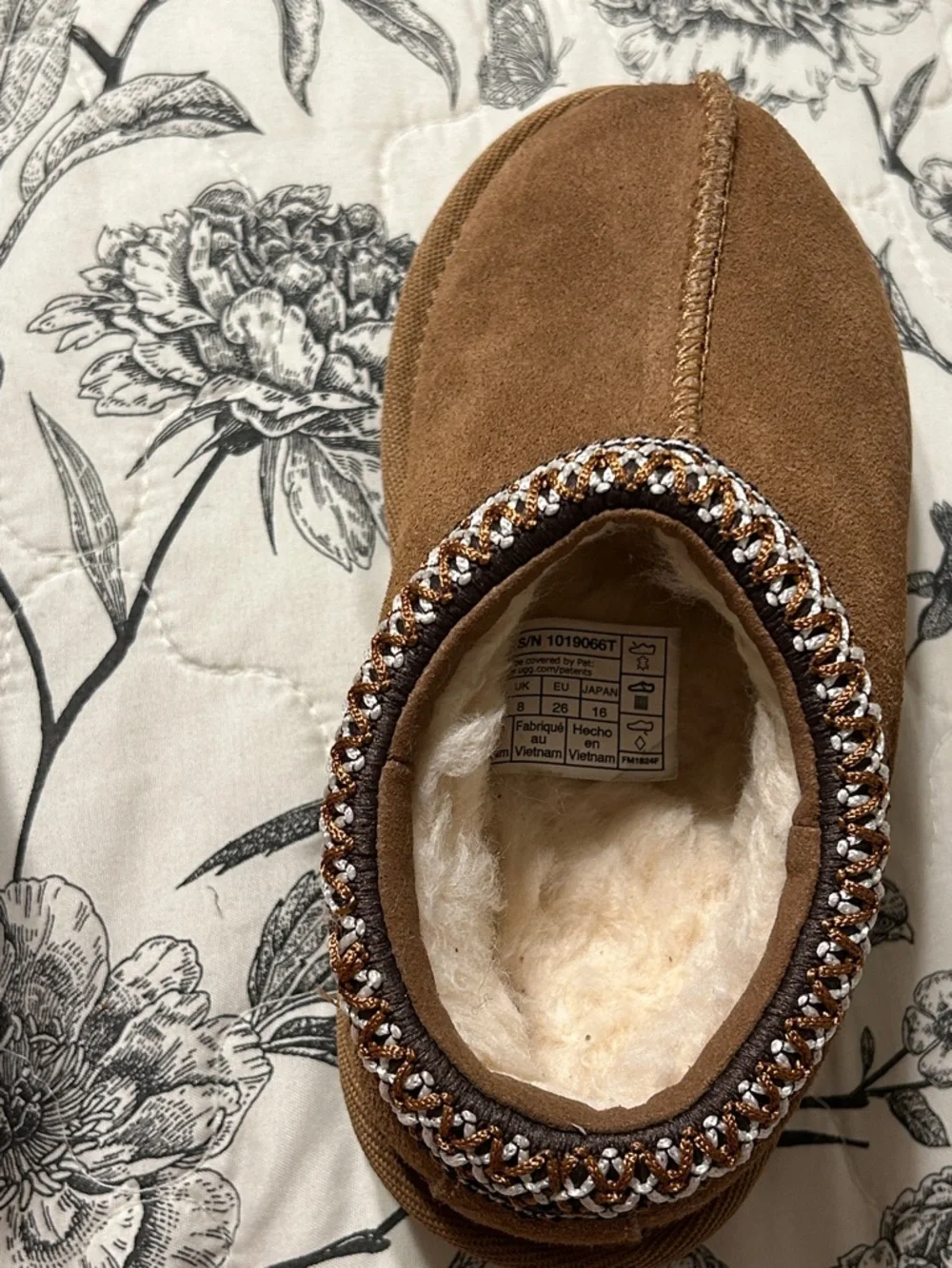 UGG Tasman chestnut Slip-On Loafers size 9 NEW