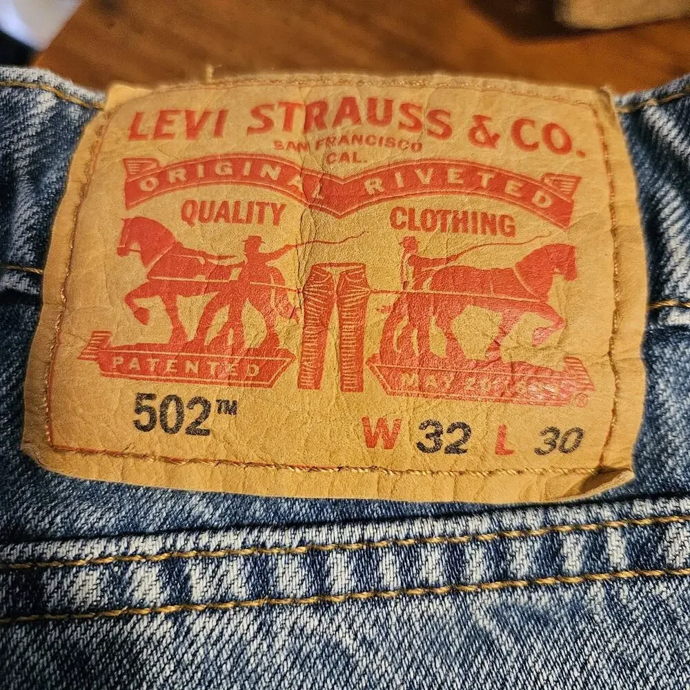 Levis levis 502