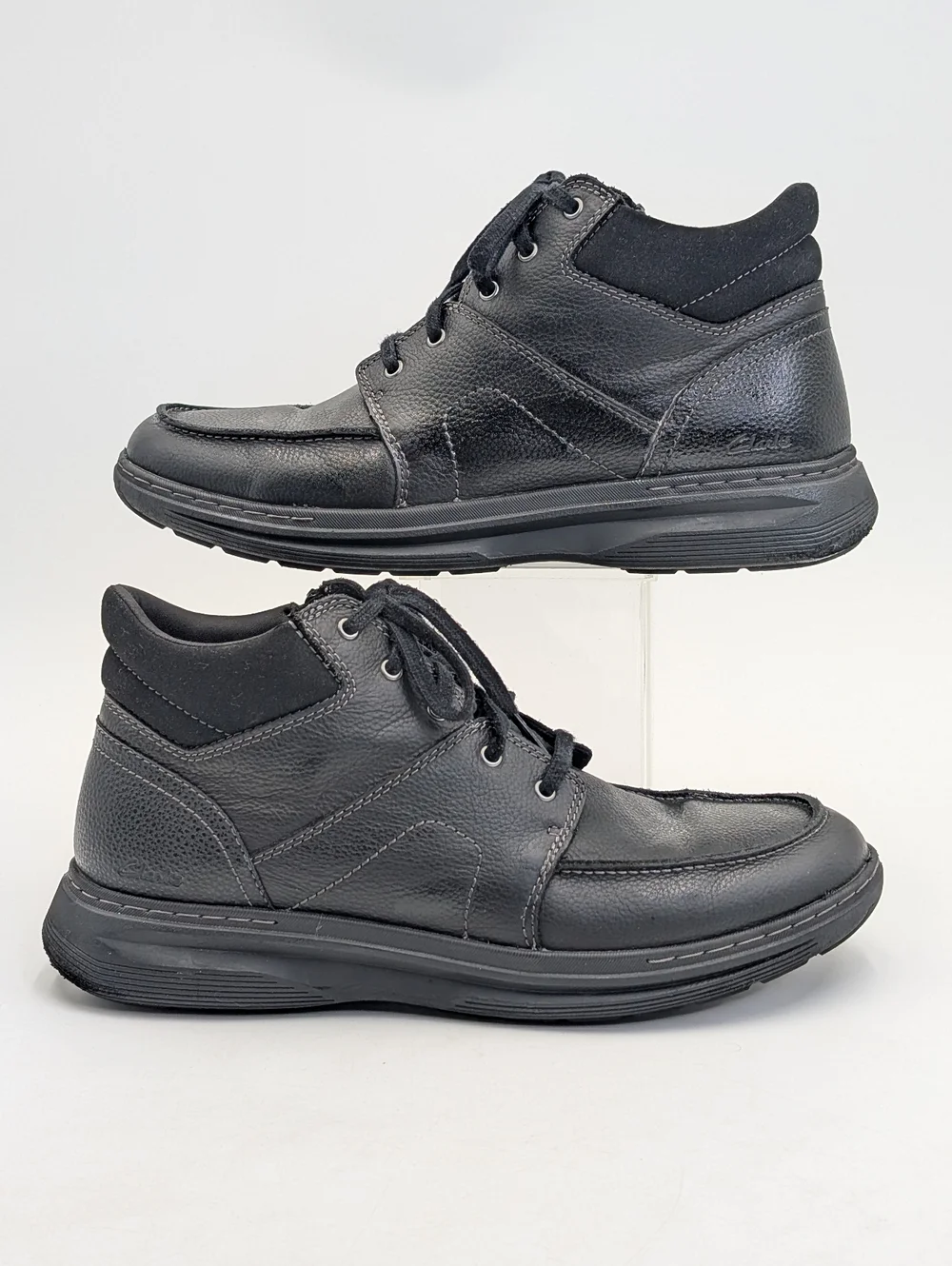 Clarks from uv‑treated structure