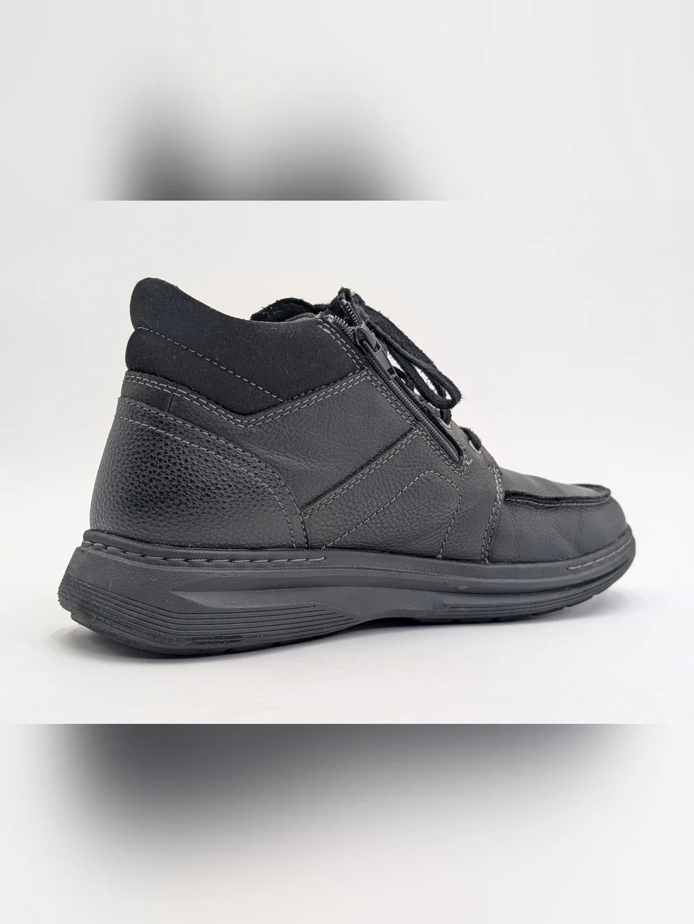 Clarks grounded effortless clean