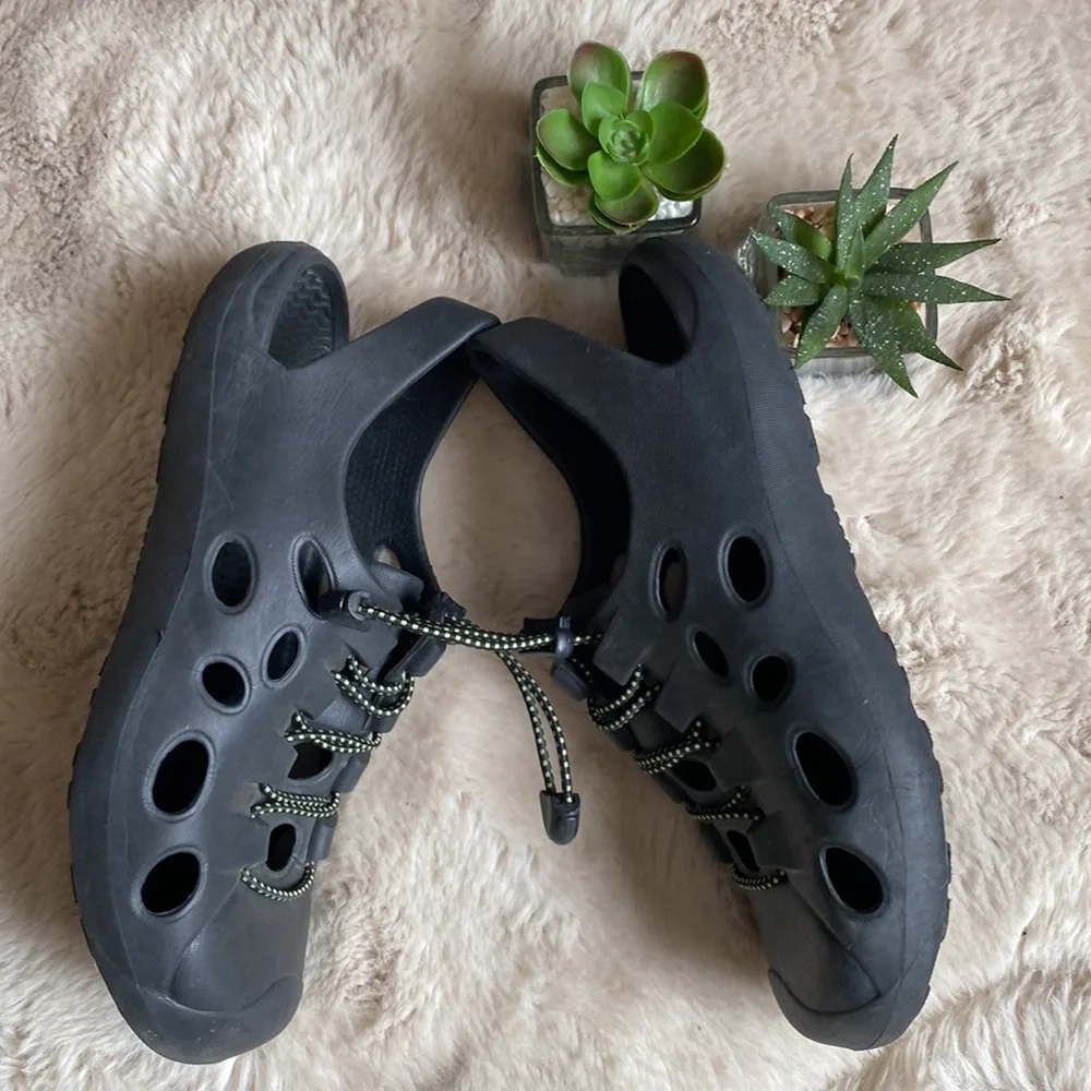 Kids Water Shoes Black Size 4/5