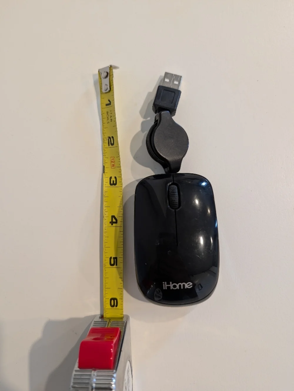 iHome Black Wired Optical Mouse with Retractable Cable Reel