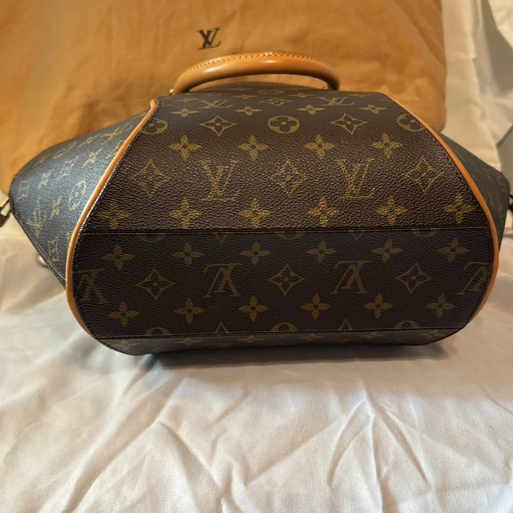 Louis Vuitton Ellipse GM Bag with original key