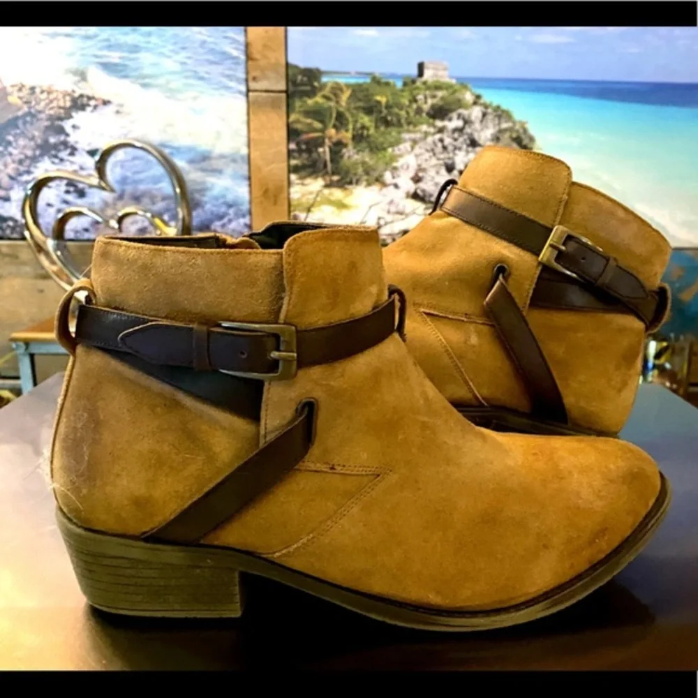 HeavenlySoles Suede Belted Booties WIDE 👢🤎