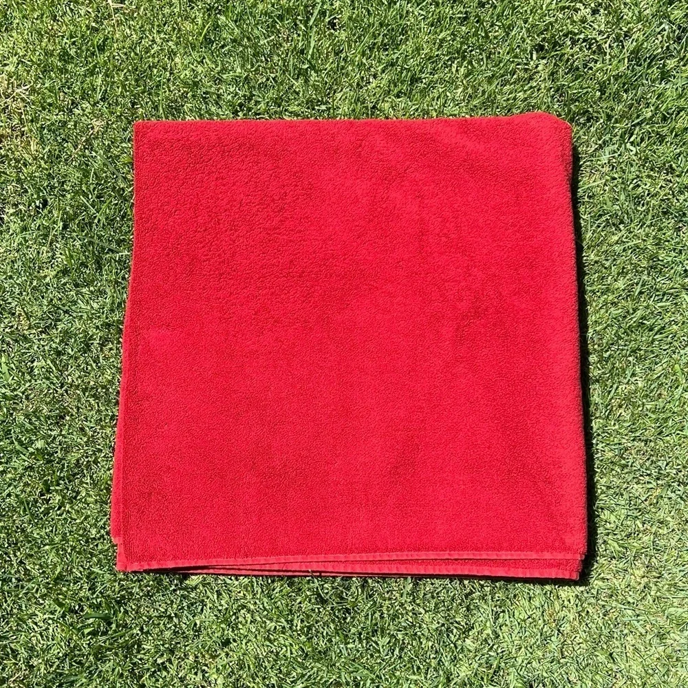Pottery Barn Oversized Bath Sheet Towel Ruby Red 100% Cotton Brazil 37x77 NICE!