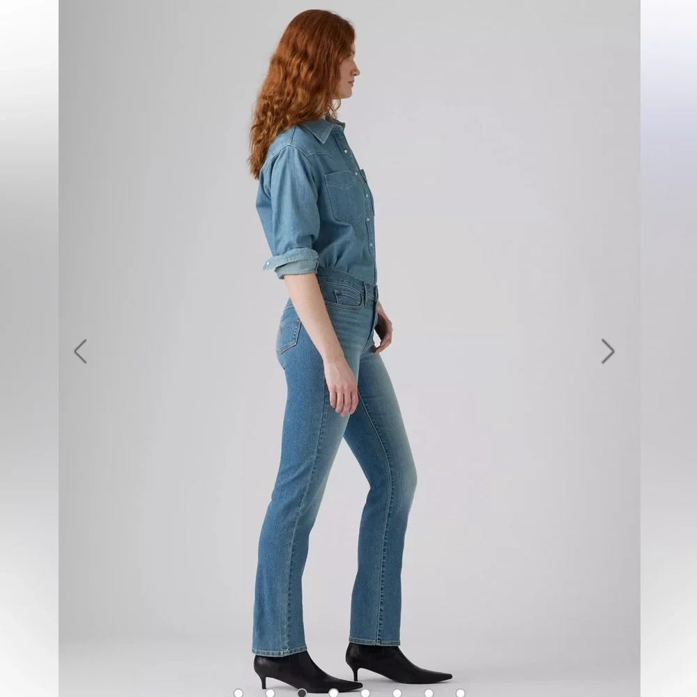 Levi's 314 Light Blue Shaping Straight Women’s Jeans Mid-Rise Size 33x30