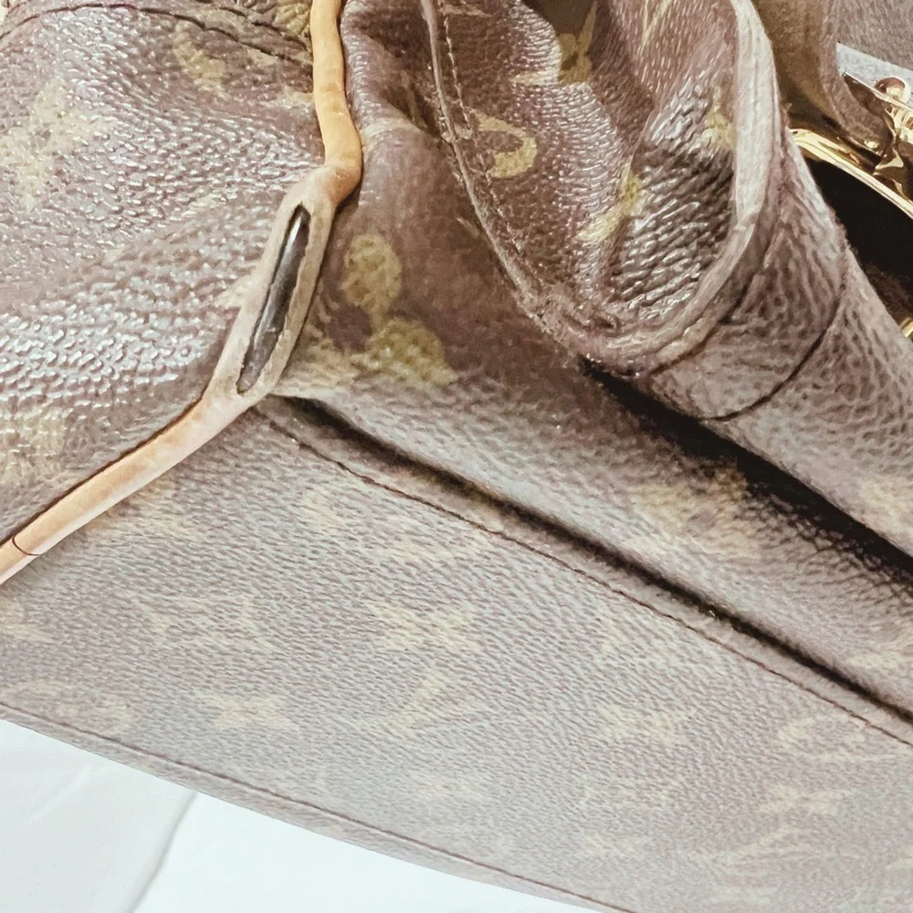 Louis Vuitton interior manhattan single