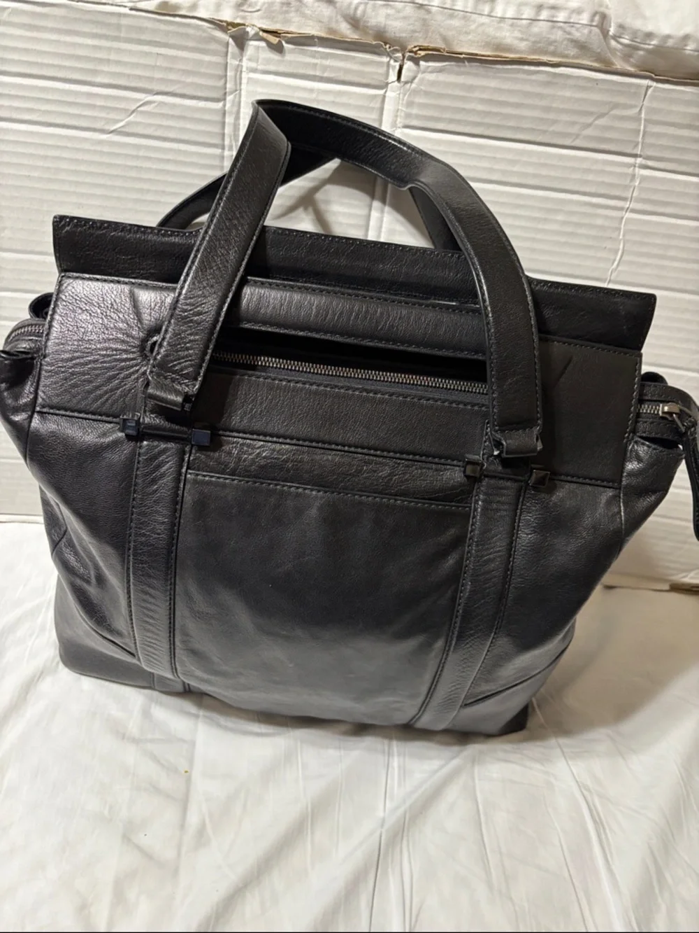 HUGO structured black