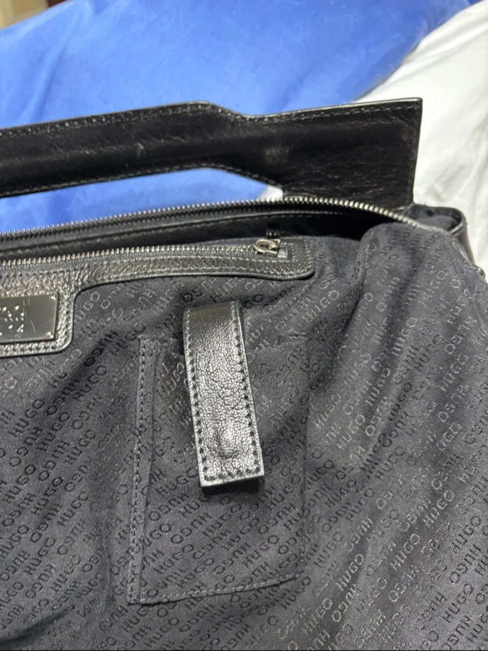 HUGO structured black