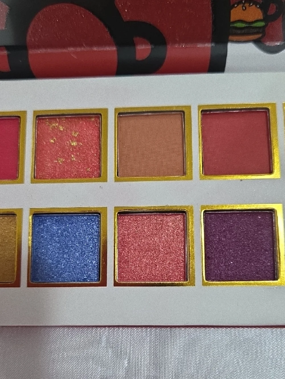 FavorBeauty versatile eyeshadow
