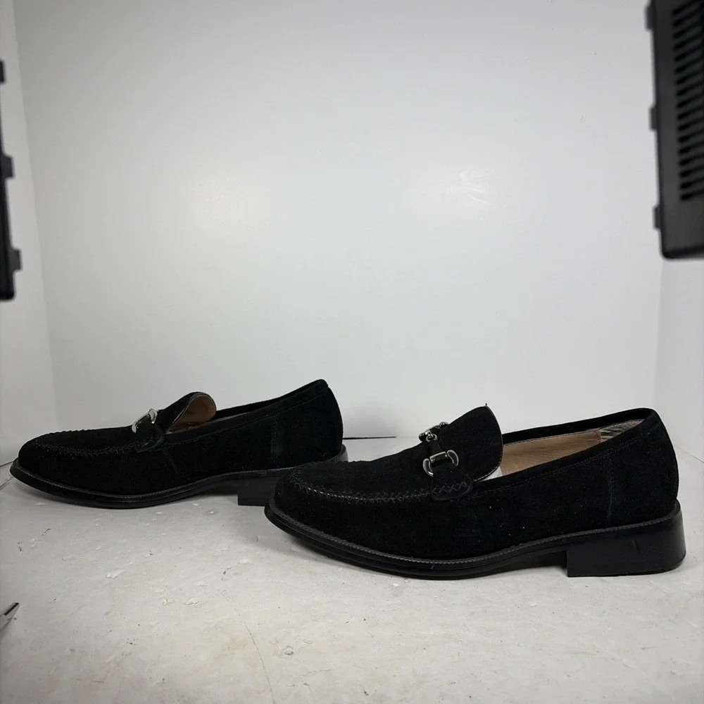 Zengara black suede owned