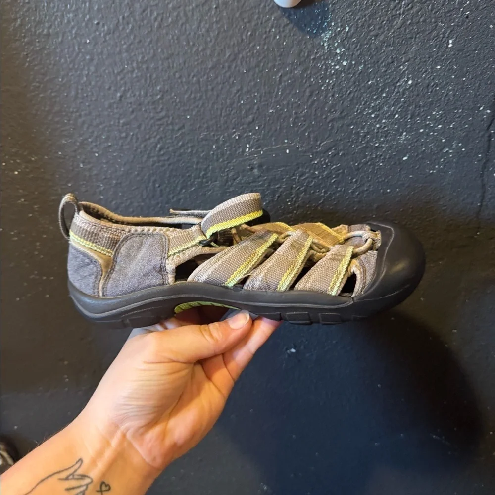 Keen stylish adventures support