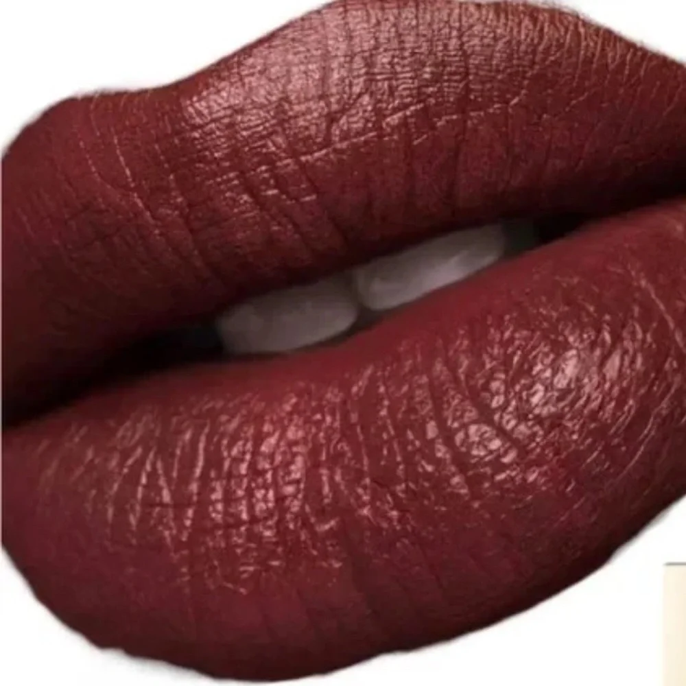 Estée Lauder creme lipstick‎ rouge levres 670