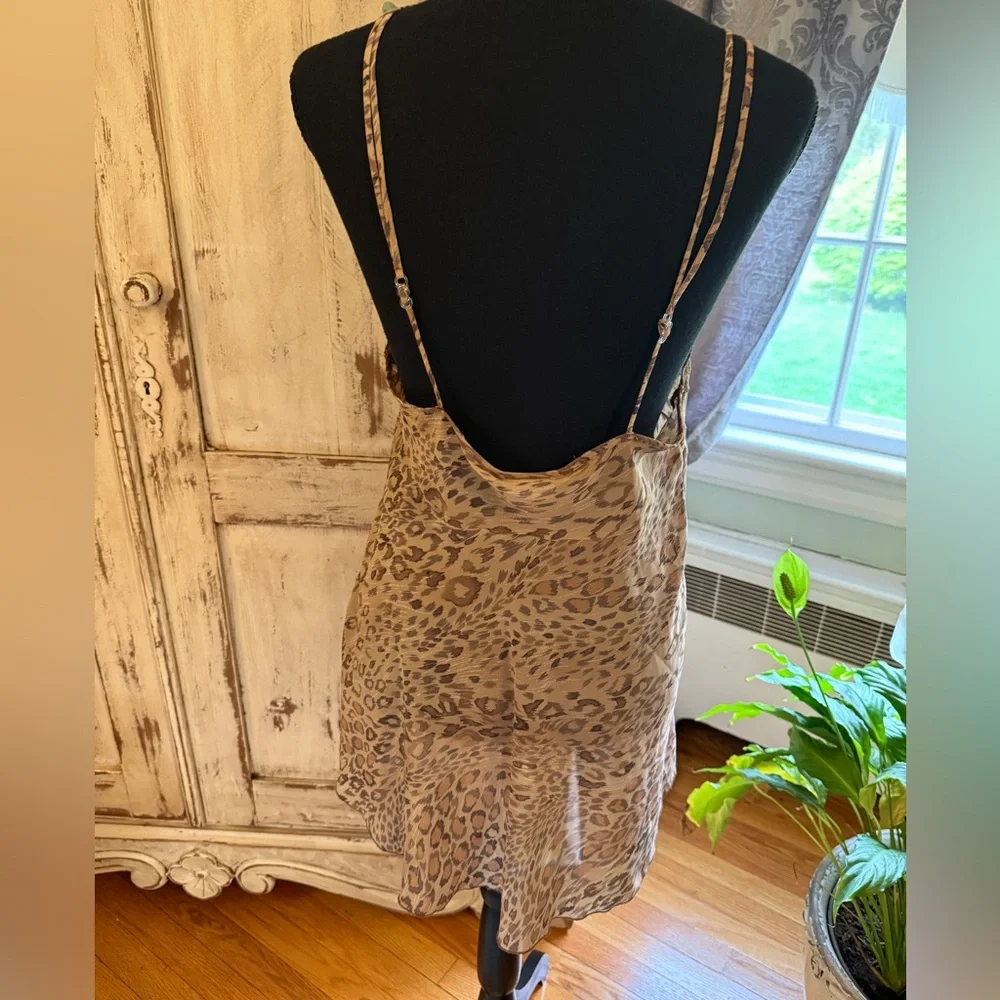 Delicates Cami and robe set. Semi Sheer. Leopard print. XL. Intimate, sexy,