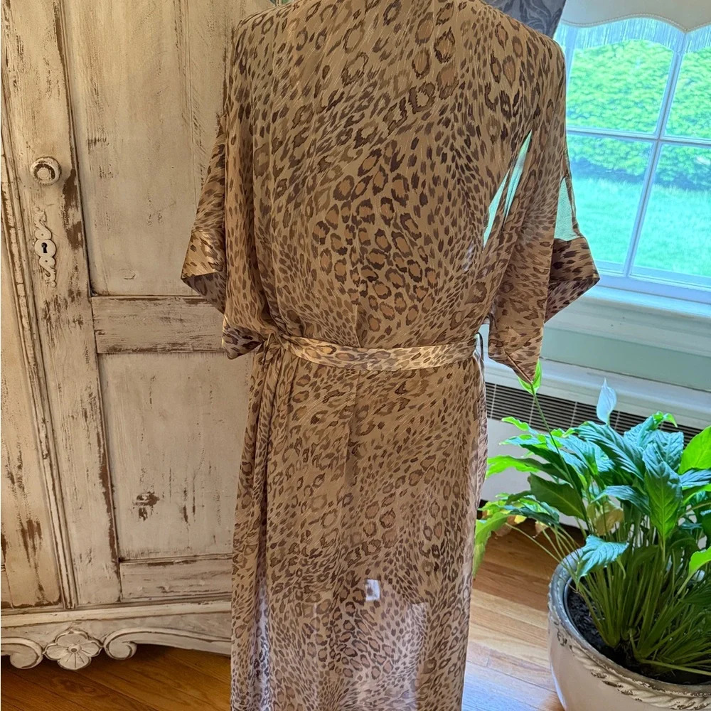 Delicates Cami and robe set. Semi Sheer. Leopard print. XL. Intimate, sexy,