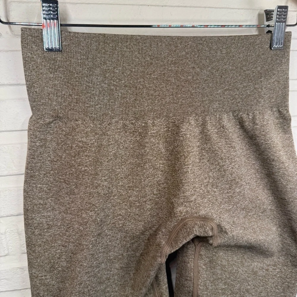 NVGTN Mocha Scrunch Seamless Athletic Gym Shorts, Women’s Size Medium