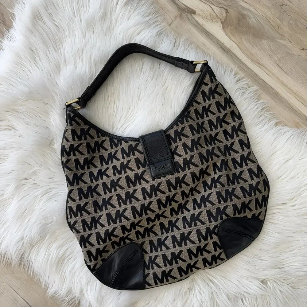 Michael Kors 13x20 trim marks