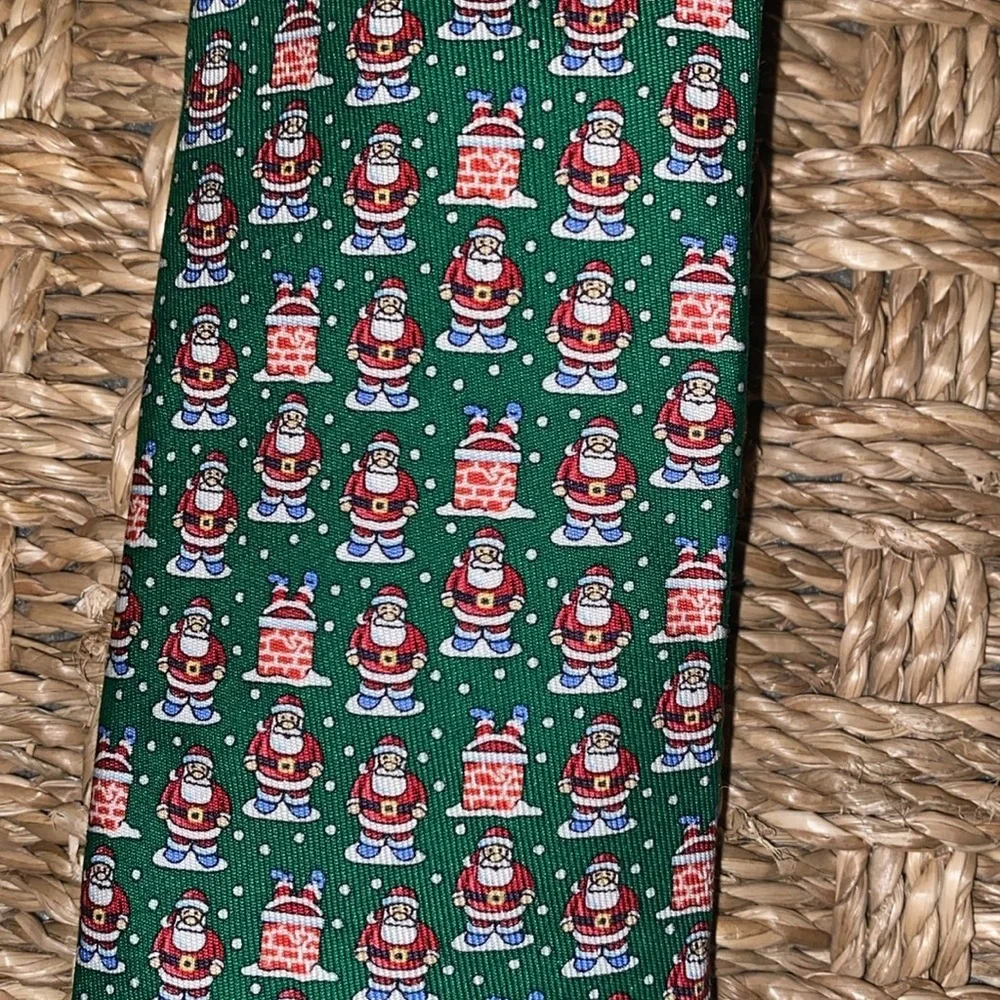 NWT vineyard vines Santa Claus Boys Tie 100% Silk