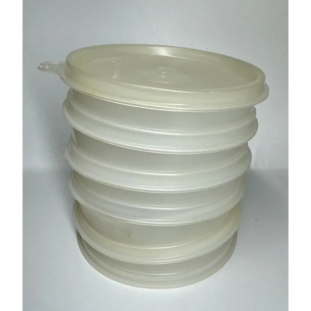 Tupperware vintage approximately