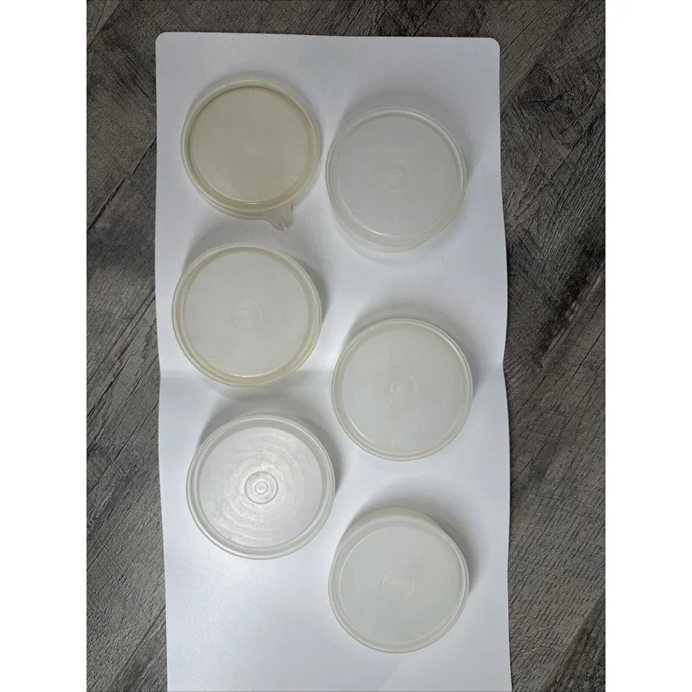 Tupperware vintage approximately