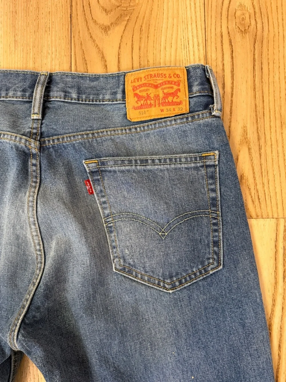 Men’s Levi’s 514 jeans size 34/32 distressed