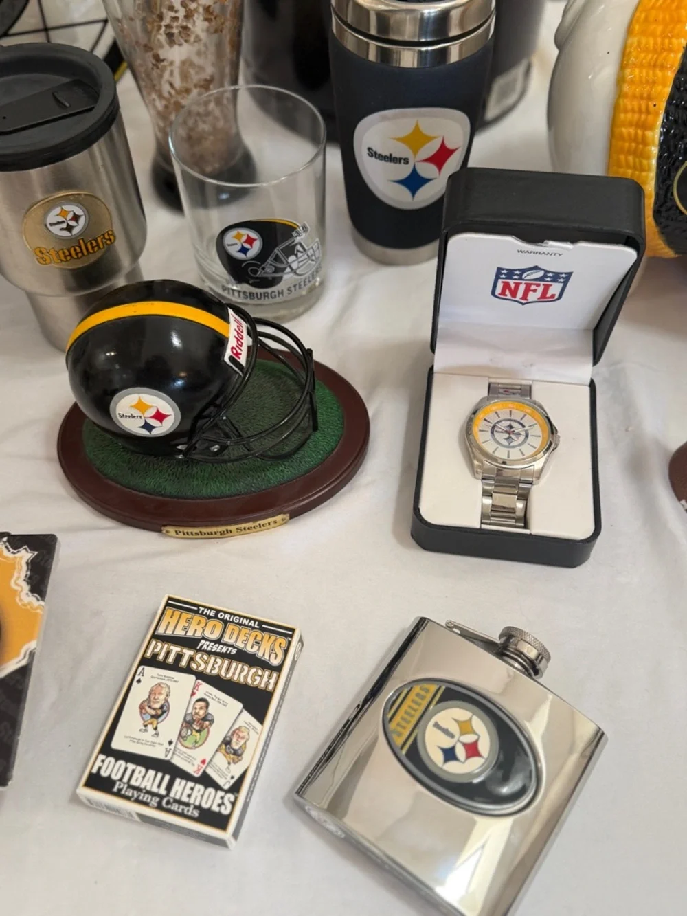 Pittsburgh Steelers comes glass