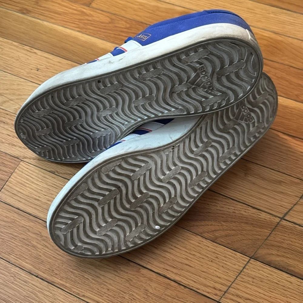 adidas sole damage details