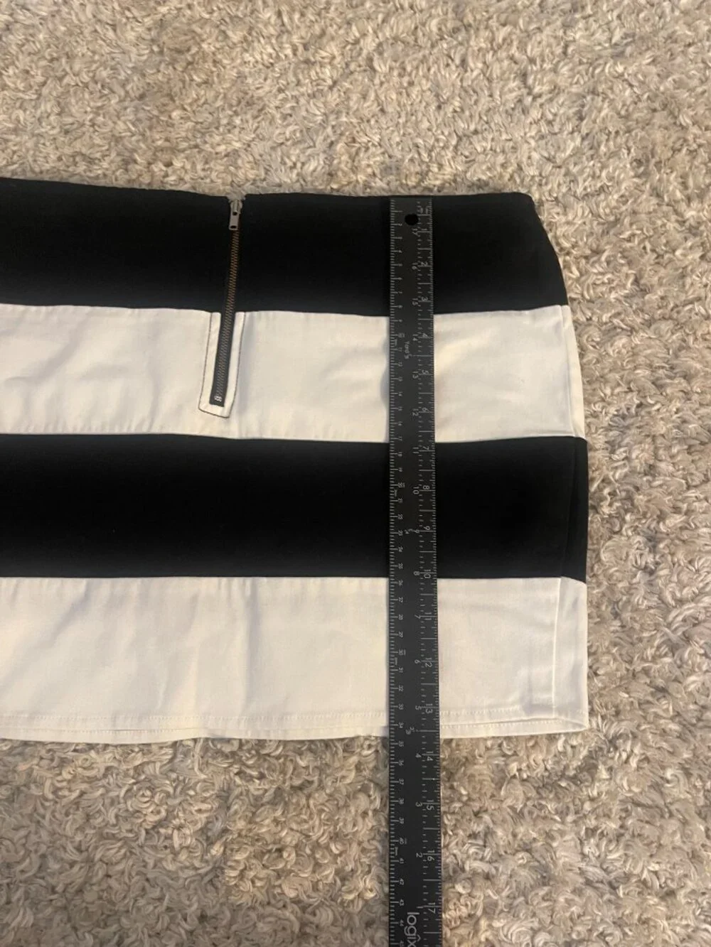 Volcom up skirt back