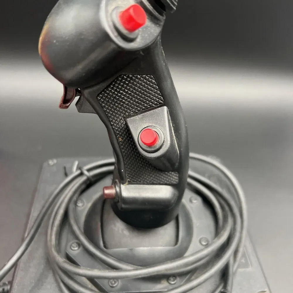 N/A thrustmaster top