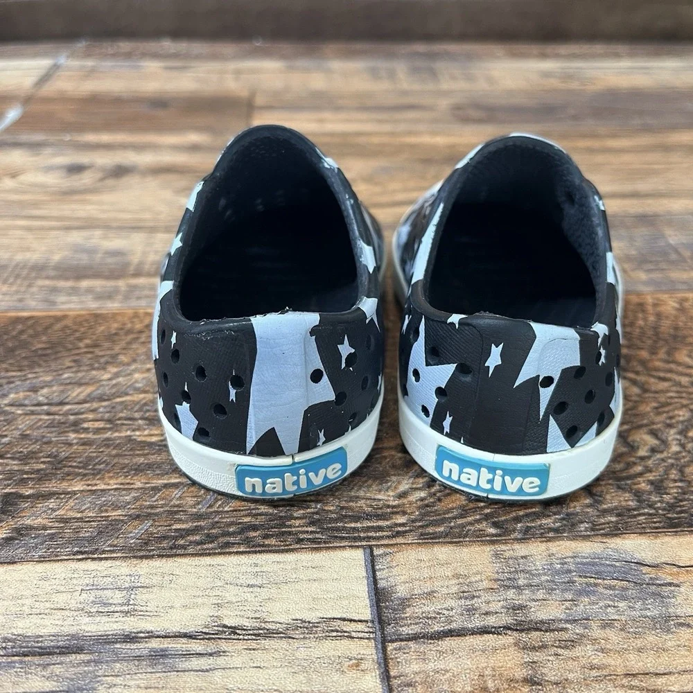 Native size black