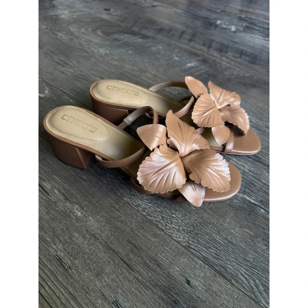 Chicos 9 Pia Leafy Block Heel Tan Brown Slip On Mule Sandals Floral Appliqué
