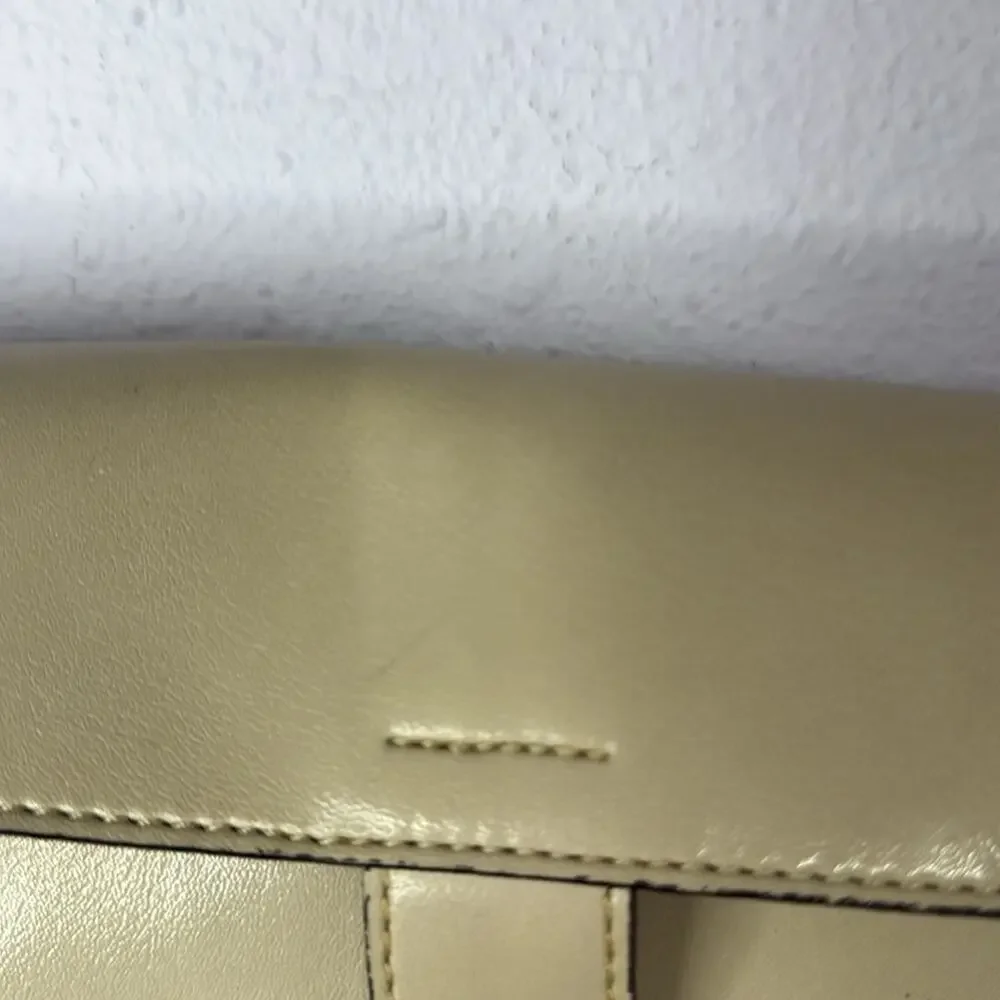Mondani New York Women Y2K Style Cream Simulated Leather Shoulder Bag