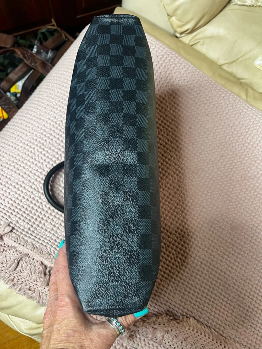 Louis Vuitton cobalt features