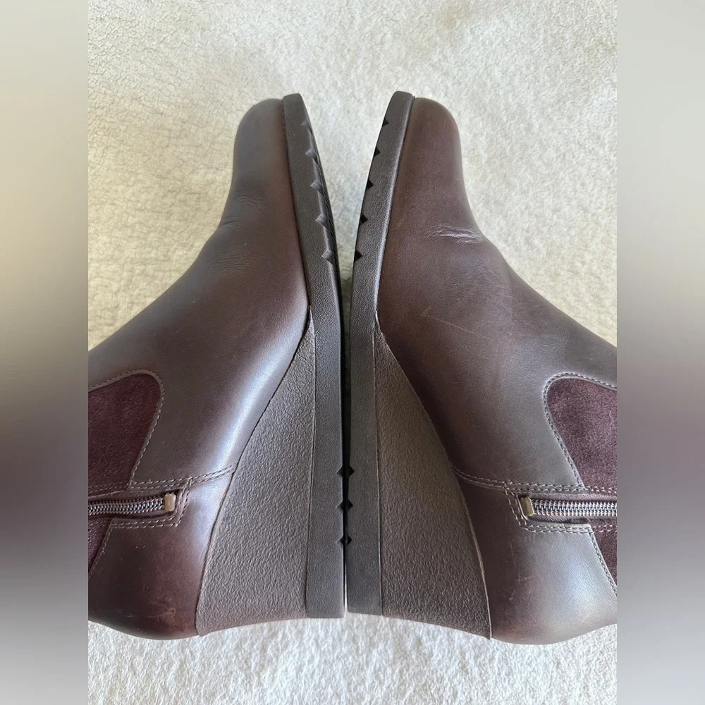 UGG wedge boots‎ Mischa Waterproof Boot size 8 burgundy NWOT