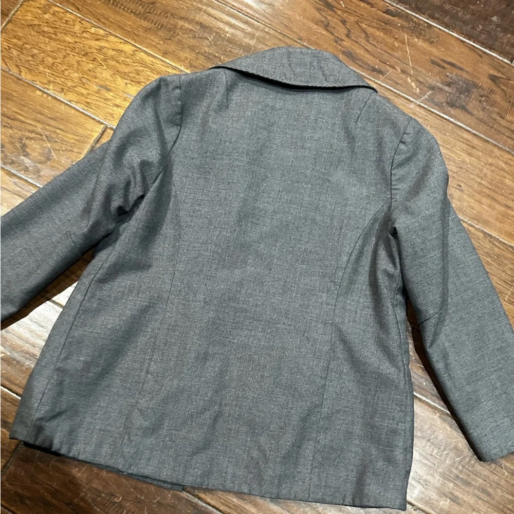 Kids‎ Gray Button-Up Blazer Size 8