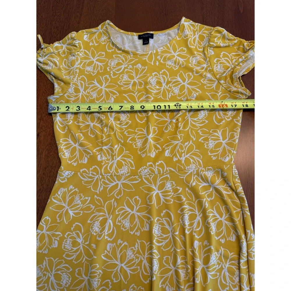 Ann Taylor Dress Women's Small Yellow White Floral Fit and Flare Knee Length‎